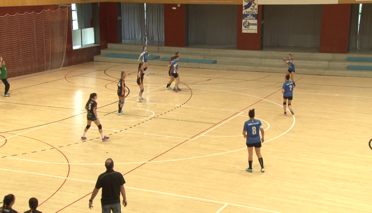 L'Handbol Banyoles femení debuta amb mal peu a Lliga Catalana (9-25)